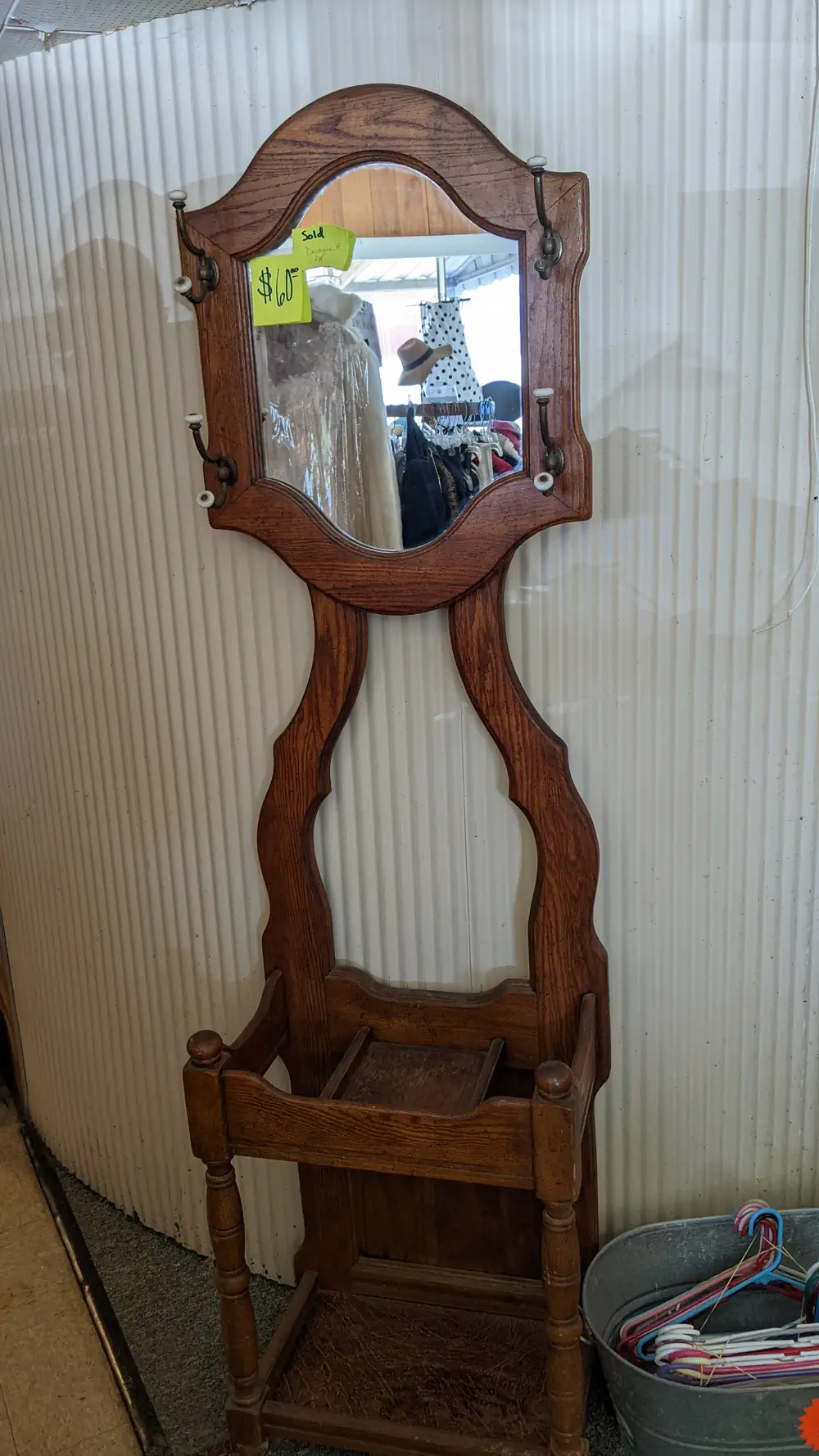 RSRC - Mirror Stand RSRC - Mirror Stand