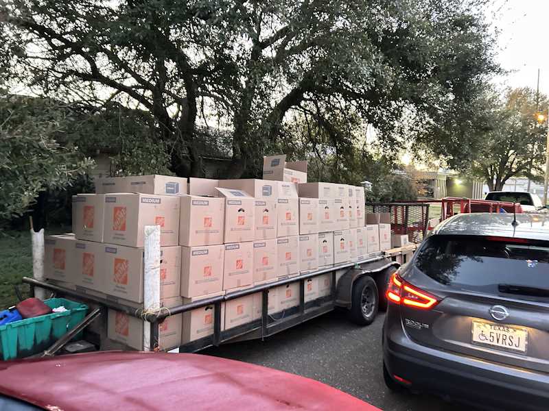 Distribution Day Helpers Distribution Day Helpers